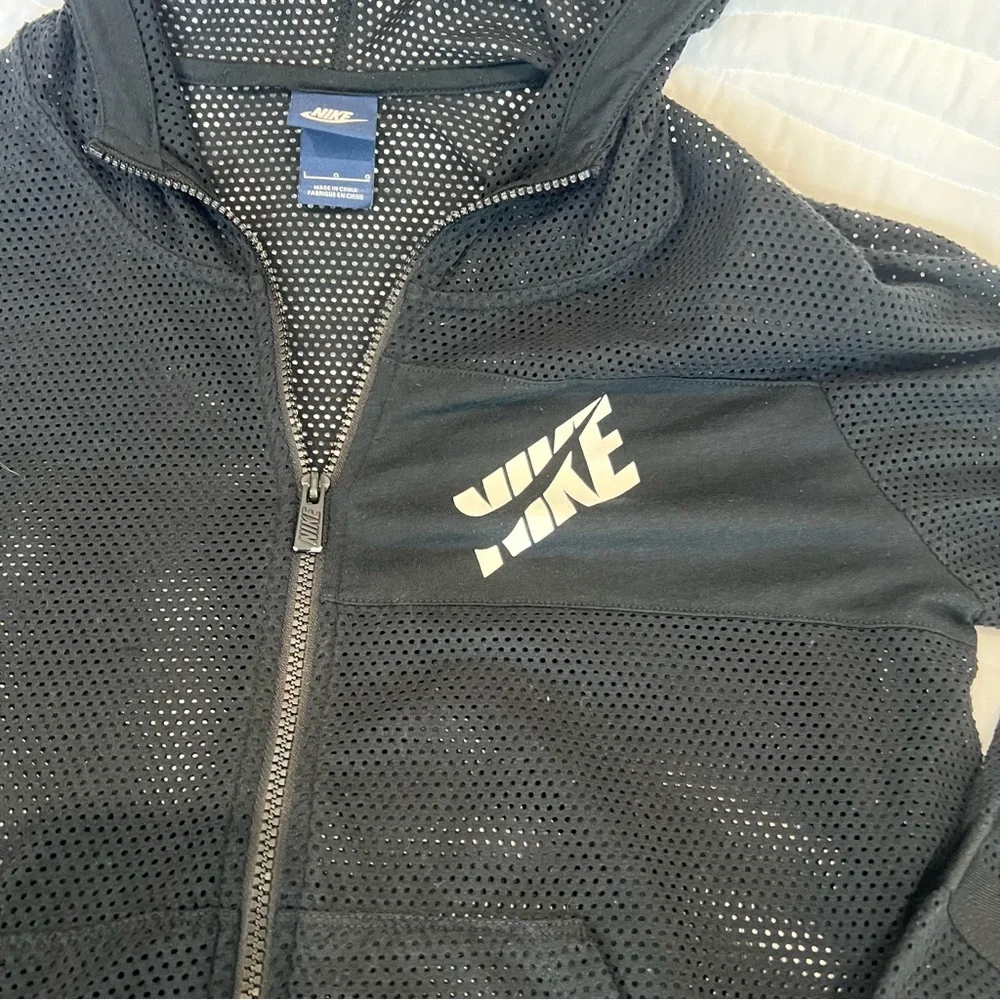 Nike Black Mesh Hoodie with White Logo on Chest Size L - Picture 6 of 7